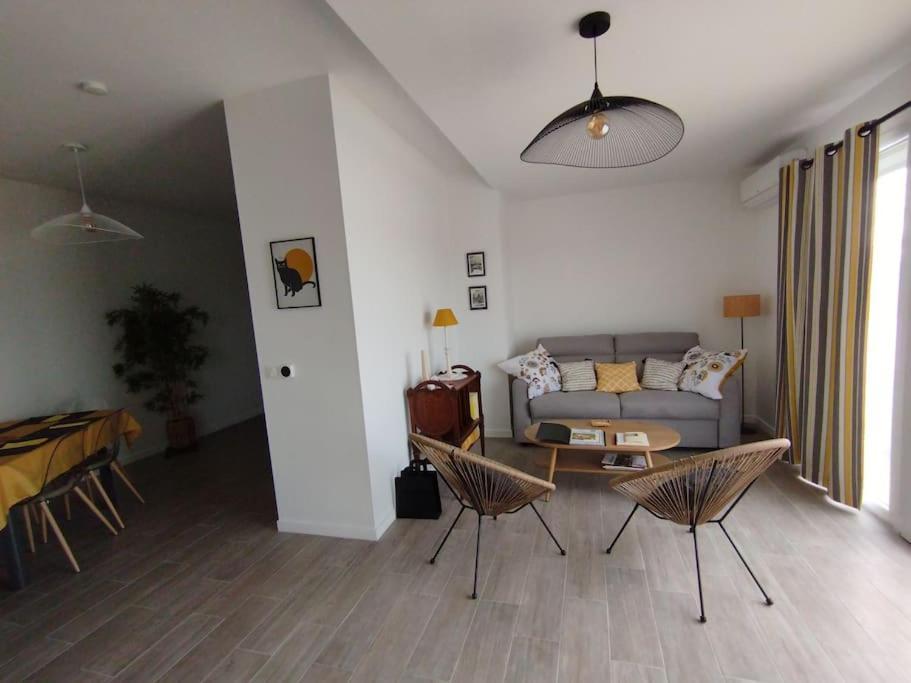 Appartement Climatise Au Coeur De La Provence Lac Et Parcs D'Attractions 10Mn Avignon 몽투 외부 사진