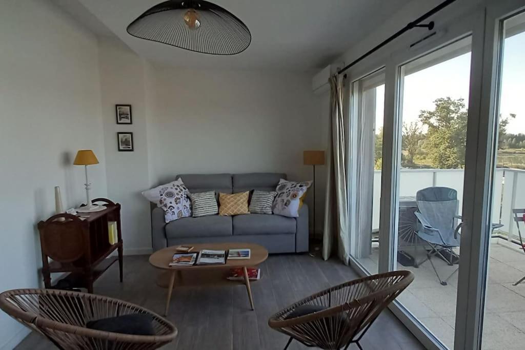 Appartement Climatise Au Coeur De La Provence Lac Et Parcs D'Attractions 10Mn Avignon 몽투 외부 사진